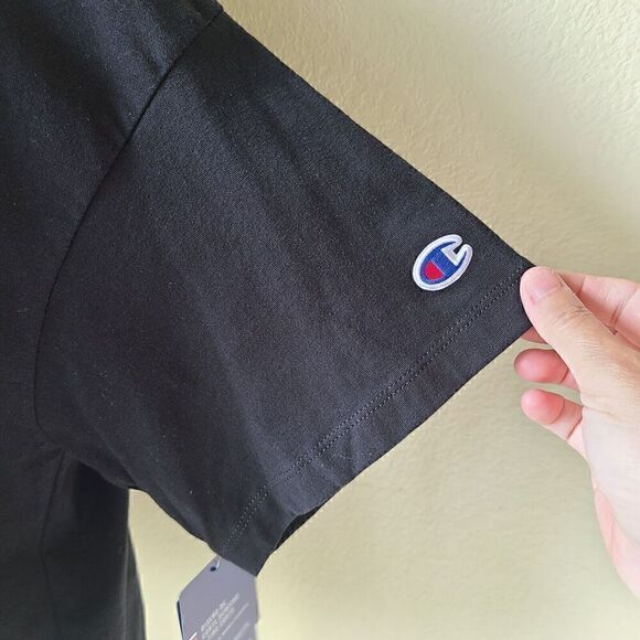 Champion Women Embroidered T-Shirt Tee Shirt Medium New NWT Black Cropped - Picture 4 of 10